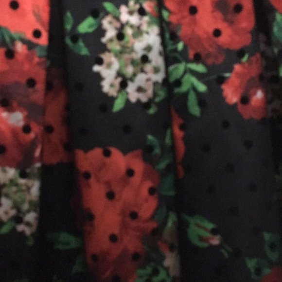 Black with Floral Design Sleeve-Less Dress Size 6 - Picture 2 of 2